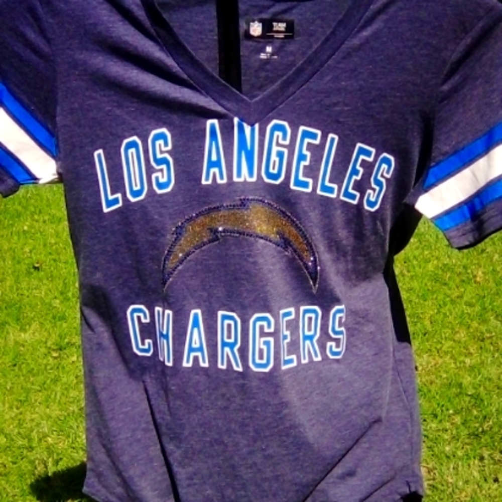 Women's NFL CHARGERS shirt 👕.Med Size NWOT .